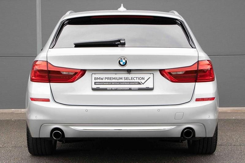 Gebraucht BMW 530 265 PS (194 kW) 2019 Silber Kombi