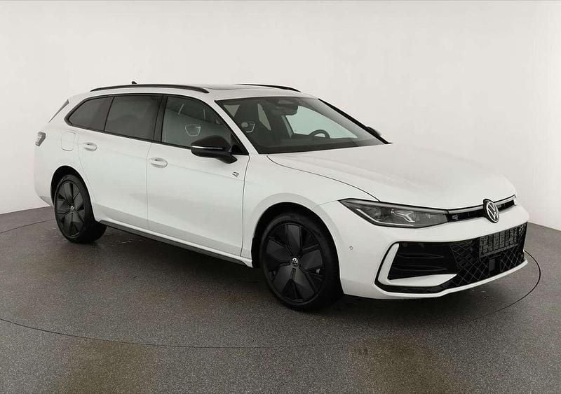 Weiß Neu 2025 VW Passat R-line Kombi | € 52.600 (Guter Preis) - Bild 1/4