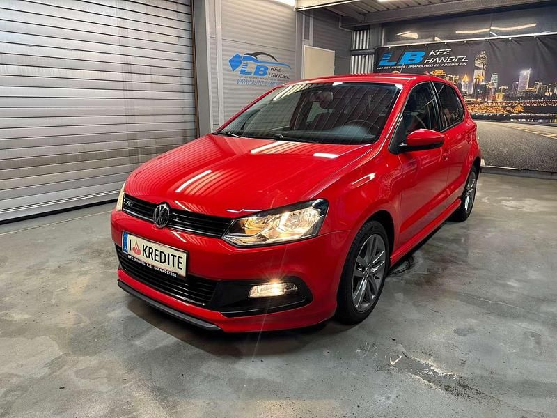 Gebraucht VW Polo Beats 60 PS (44 kW) 2017 Rot Limousine