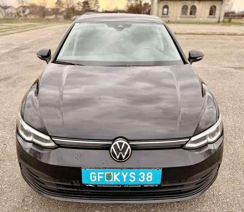 Gebraucht VW Golf VIII Life 116 PS (85 kW) 2022 Schwarz Limousine