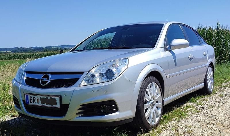 Silber Gebraucht 2007 Opel Vectra Style Limousine | € 5.700 - Bild 1/4