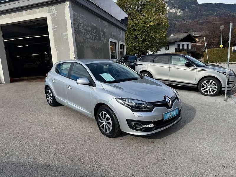 Grau Gebraucht 2015 Renault Mégane Bose Edition Limousine | € 8.900 - Bild 1/4