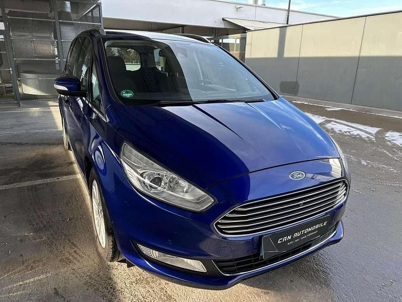 Blau Gebraucht 2017 Ford Galaxy Titanium Van / Kleinbus | € 20.999 (Etwas zu teuer) - Bild 1/4