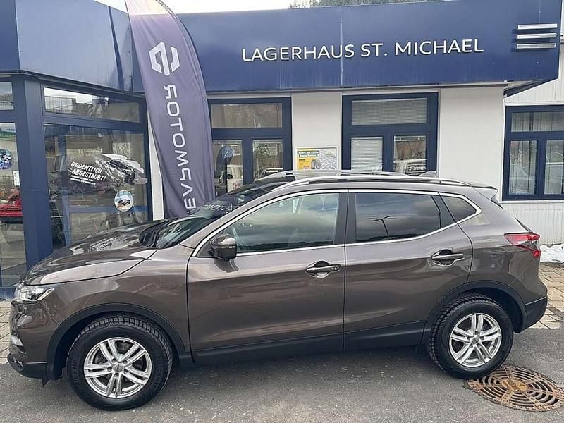 Gebraucht Nissan Qashqai N-Connecta 116 PS (85 kW) 2018 Grau SUV