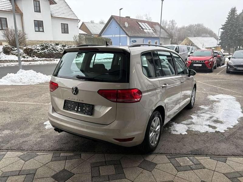 Gebraucht VW Touran Comfortline 150 PS (110 kW) 2024 Silber Van / Kleinbus
