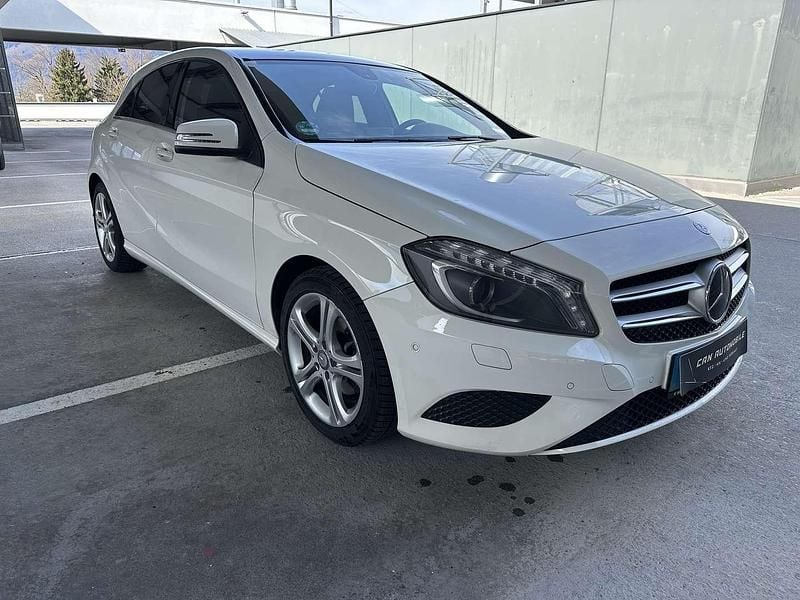 Gebraucht Mercedes A180 122 PS (89 kW) 2014 Weiß Limousine