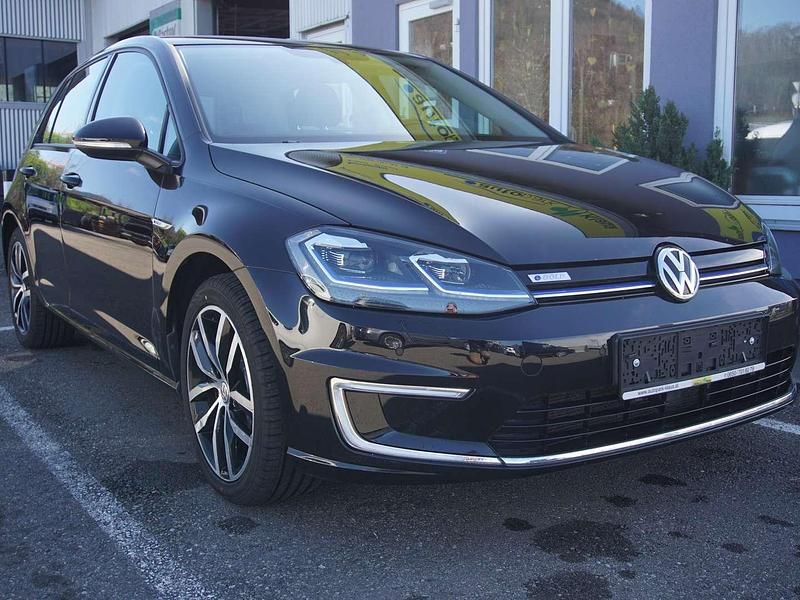 Schwarz Gebraucht 2018 VW e-Golf Kleinwagen | € 14.750 (Fairer Preis) - Bild 1/4