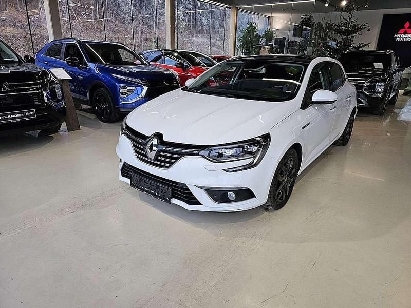 Weiß Gebraucht 2017 Renault Mégane IV Bose Edition Limousine | € 11.890 (Fairer Preis) - Bild 1/4