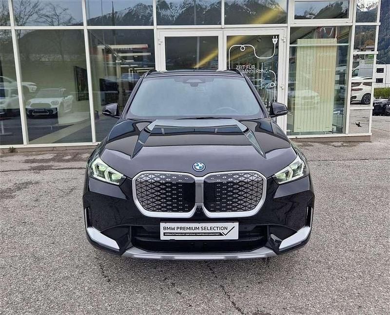 Gebraucht BMW iX1 Shadowline 230 kW (313 PS) 2024 Saphirschwarz SUV