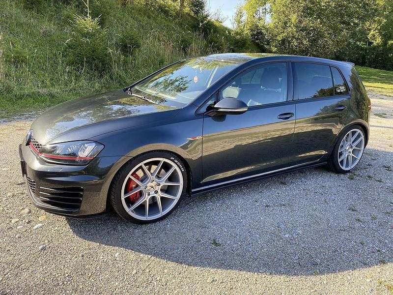 Gebraucht VW Golf VII GTI 230 PS (169 kW) 2014 Limousine
