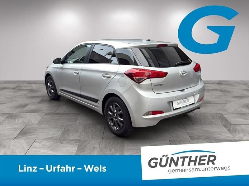 Gebraucht Hyundai i20 Limited 84 PS (61 kW) 2018 Grau Limousine