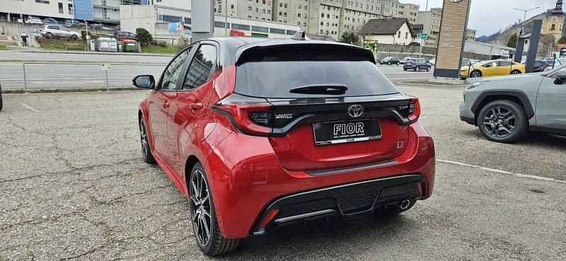 Gebraucht Toyota Yaris Hybrid Sport 131 PS (96 kW) 2024 Rot Limousine