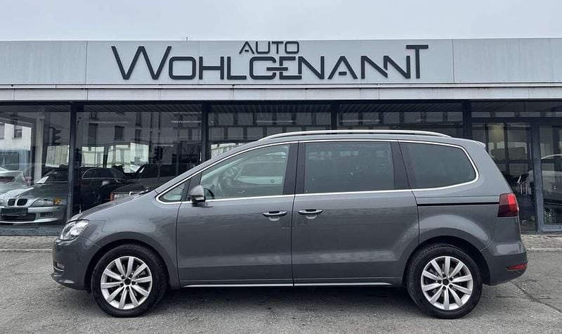 Gebraucht VW Sharan Business+ 150 PS (110 kW) 2020 Grau Van / Kleinbus
