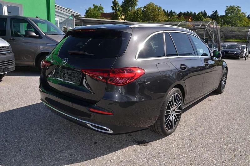 Gebraucht Mercedes C220 197 PS (144 kW) 2023 Grau Kombi