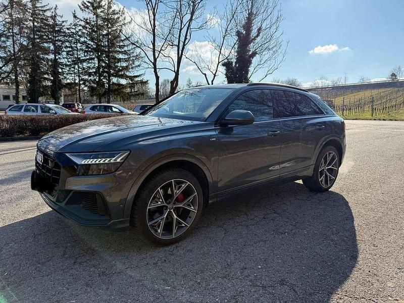 Grau Gebraucht 2020 Audi Q8 S-Line SUV | € 70.900 (Fairer Preis) - Bild 1/4