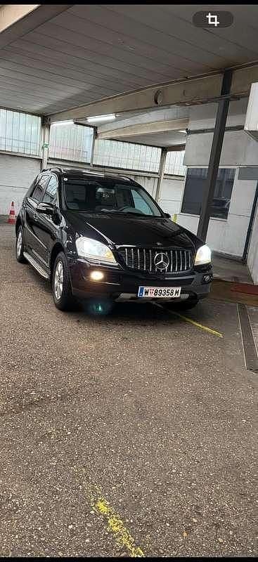 Gebraucht Mercedes ML320 224 PS (164 kW) 2010 Schwarz SUV