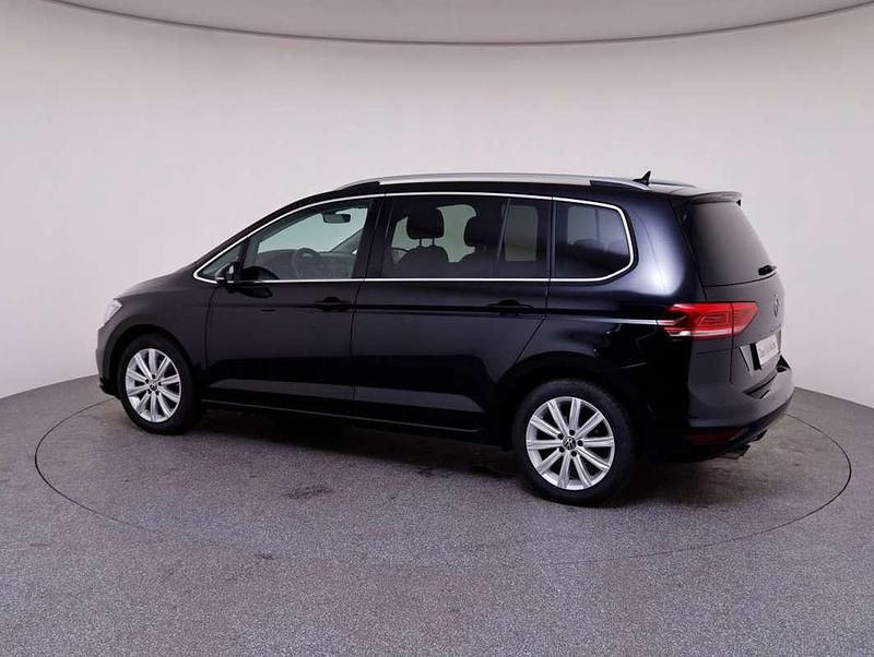 Gebraucht VW Touran Highline 150 PS (110 kW) 2024 Schwarz  metallicperleffektno Van / Kleinbus