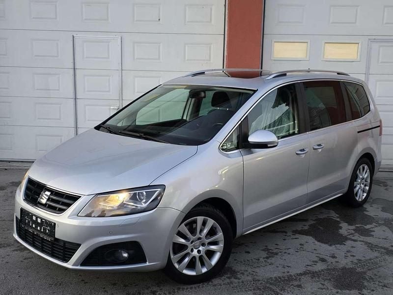 Silber Gebraucht 2011 Seat Alhambra Style Van / Kleinbus | € 8.999 (Superpreis) - Bild 1/4