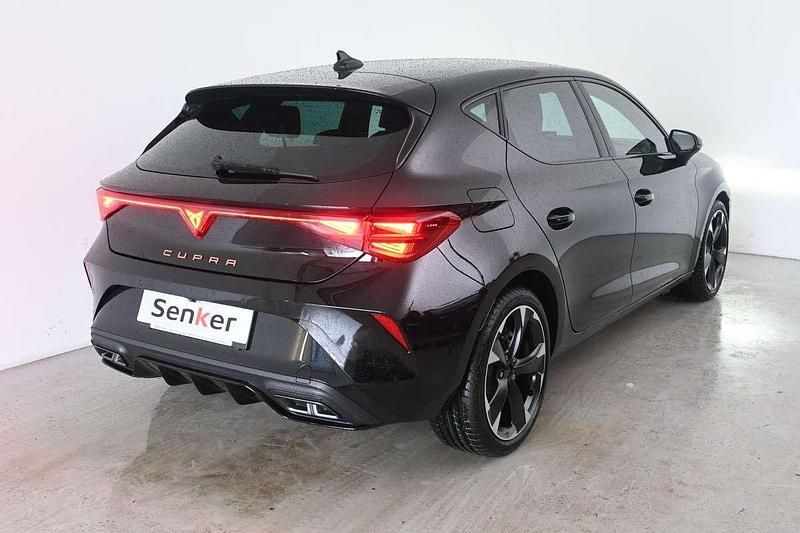 Neu Cupra Leon 150 PS (110 kW) 2025 Schwarz  metallic Limousine