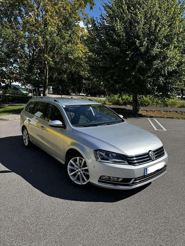 Gebraucht VW Passat Highline 140 PS (102 kW) 2012 Grau Kombi