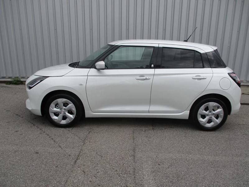 Neu Suzuki Swift 82 PS (60 kW) 2025 Limousine