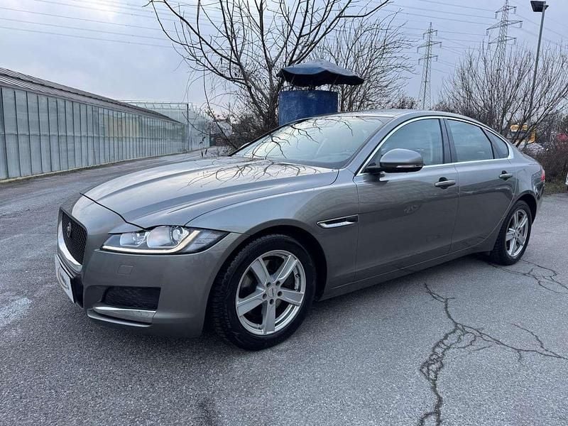 Gebraucht Jaguar XF 163 PS (119 kW) 2017 Silber Limousine