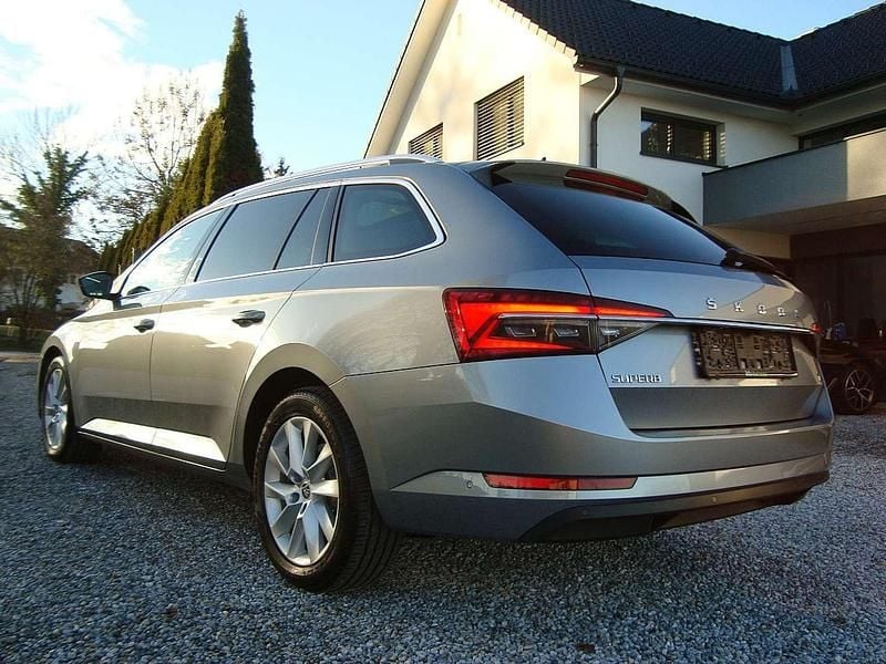 Grau Gebraucht 2020 Skoda Superb Style Kombi | € 15.950 (Guter Preis) - Bild 1/4