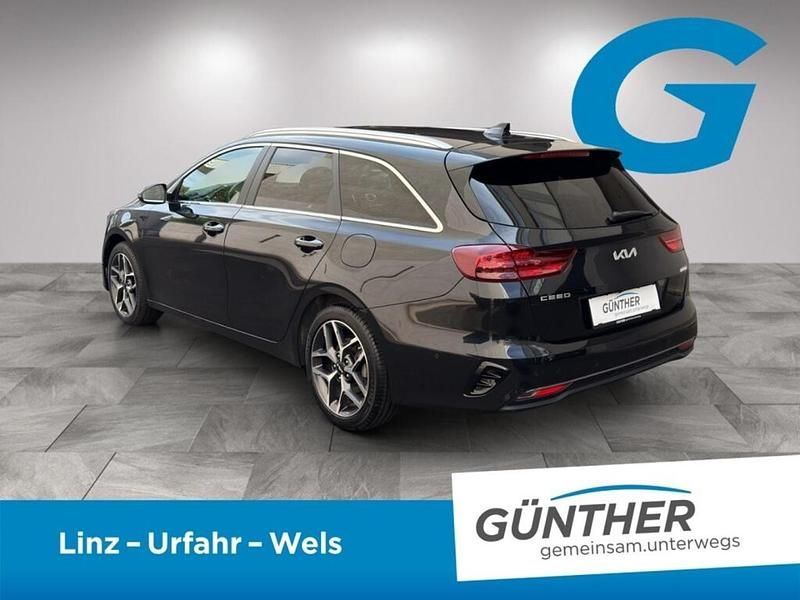Gebraucht Kia Ceed Sportswagon Gold 136 PS (100 kW) 2023 Schwarz Kombi