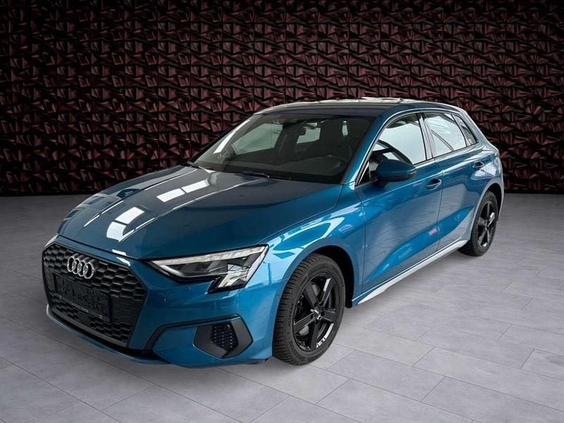 Gebraucht Audi A3 116 PS (85 kW) 2021 Blau Limousine