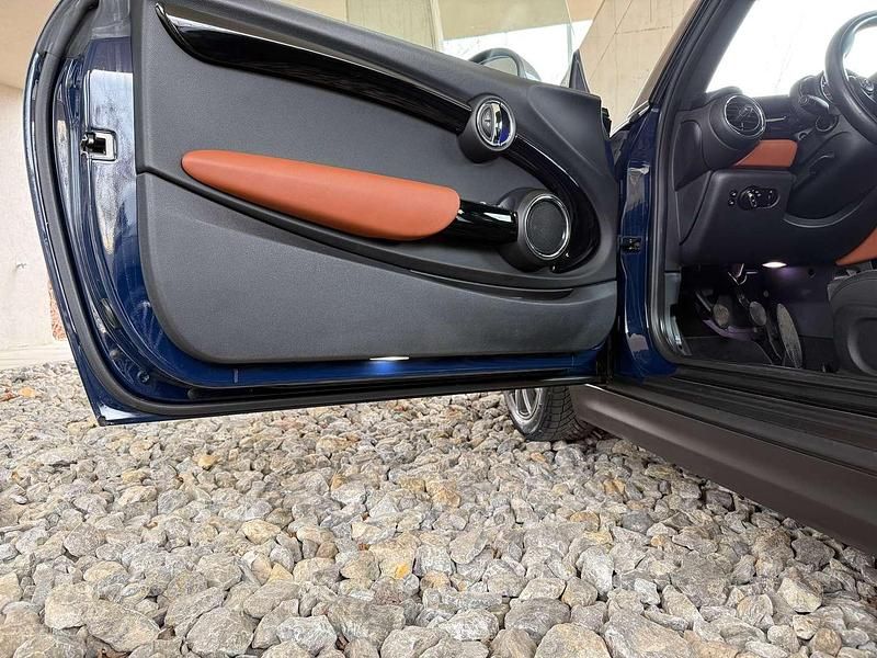 Gebraucht Mini Cooper Hatch 136 PS (100 kW) 2017 Blau Kleinwagen