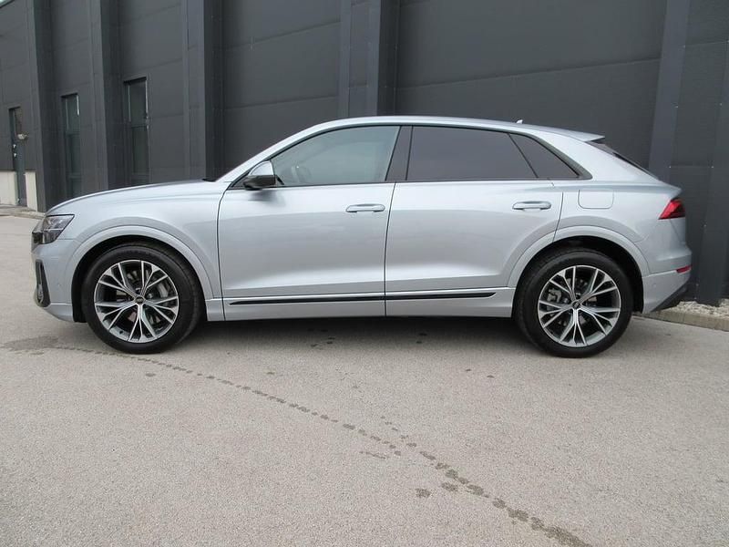 Gebraucht Audi Q8 340 PS (250 kW) 2025 Silber  metallic SUV
