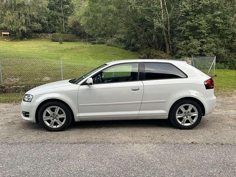 Gebraucht Audi A3 105 PS (77 kW) 2012 Limousine