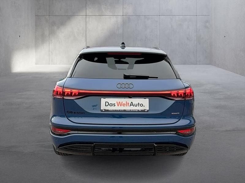 Neu Audi Q6 e-tron 119 kW (163 PS) 2026 Mittelblau  metallic SUV