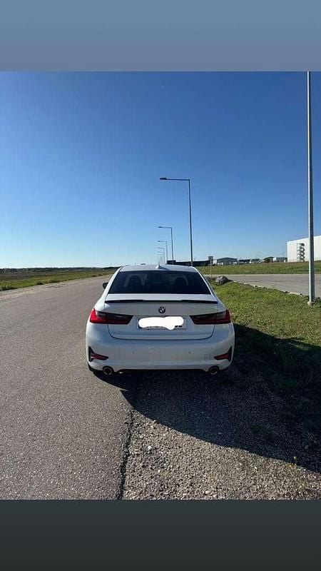 Gebraucht BMW 320 Sport Line 190 PS (139 kW) 2020 Weiß Limousine