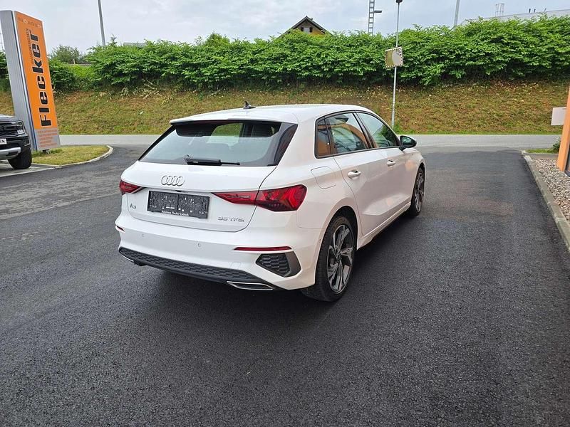 Gebraucht Audi A3 S-Line 150 PS (110 kW) 2022 Weiß Limousine