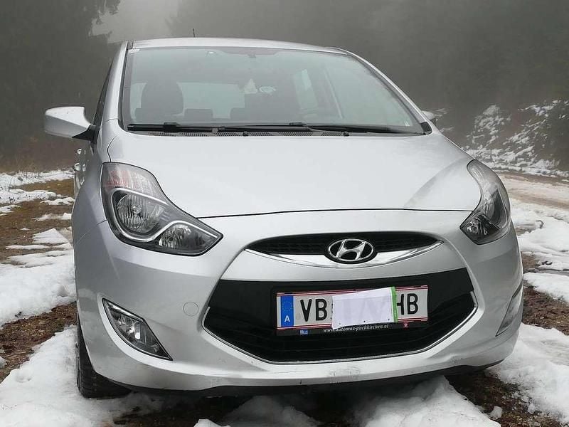 Gebraucht Hyundai ix20 90 PS (66 kW) 2013 Silber Kleinwagen