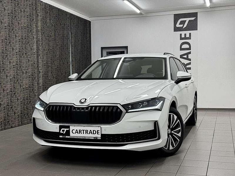 Weiß Gebraucht 2024 Skoda Superb Selection Kombi | € 37.990 (Teuer) - Bild 1/4