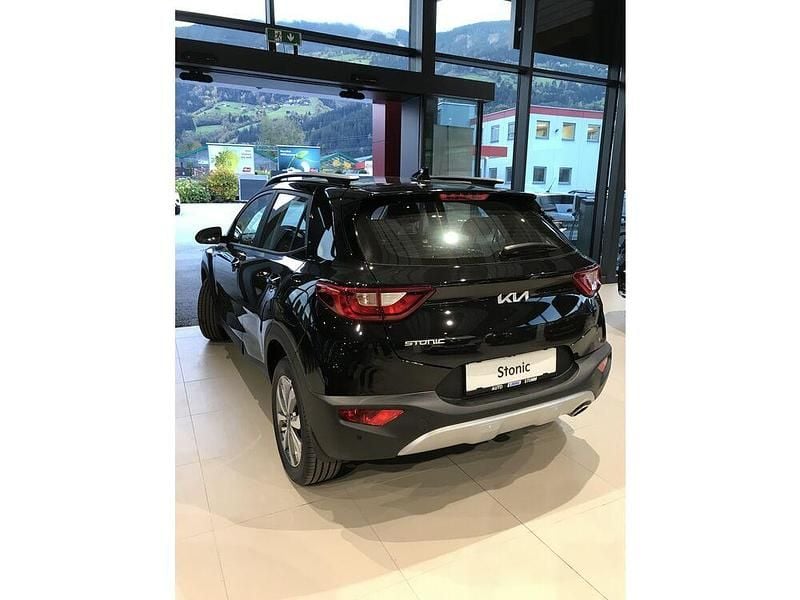 Neu Kia Stonic Silver 79 PS (58 kW) 2025 SUV