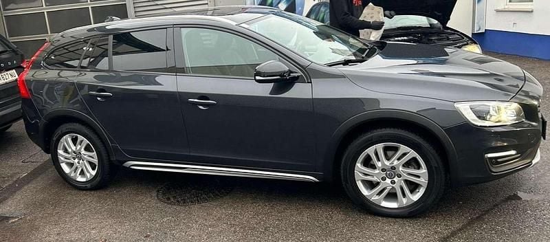 Gebraucht Volvo V60 CC 190 PS (139 kW) 2017 Schwarz Kombi