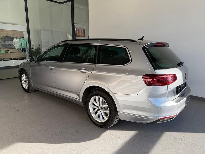Gebraucht VW Passat Business 150 PS (110 kW) 2024 Silber  metallic Kombi