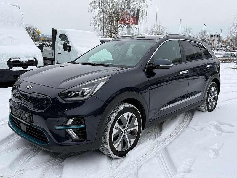Blau Gebraucht 2020 Kia e-Niro Gold SUV | € 17.900 (Guter Preis) - Bild 1/4