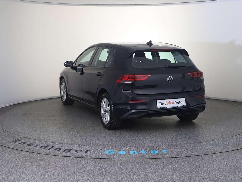 Gebraucht VW Golf VIII Life 116 PS (85 kW) 2023 Schwarz  metallicperleffektno Limousine