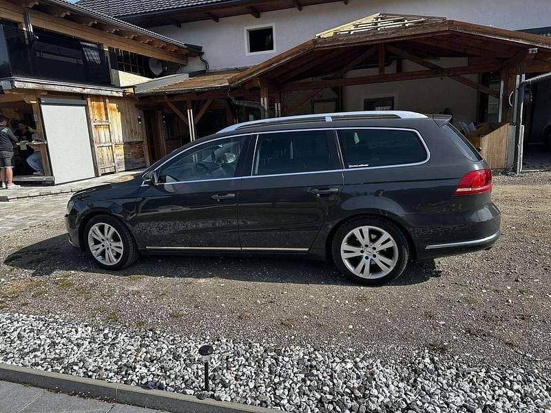 Gebraucht VW Passat Highline 140 PS (102 kW) 2012 Kombi