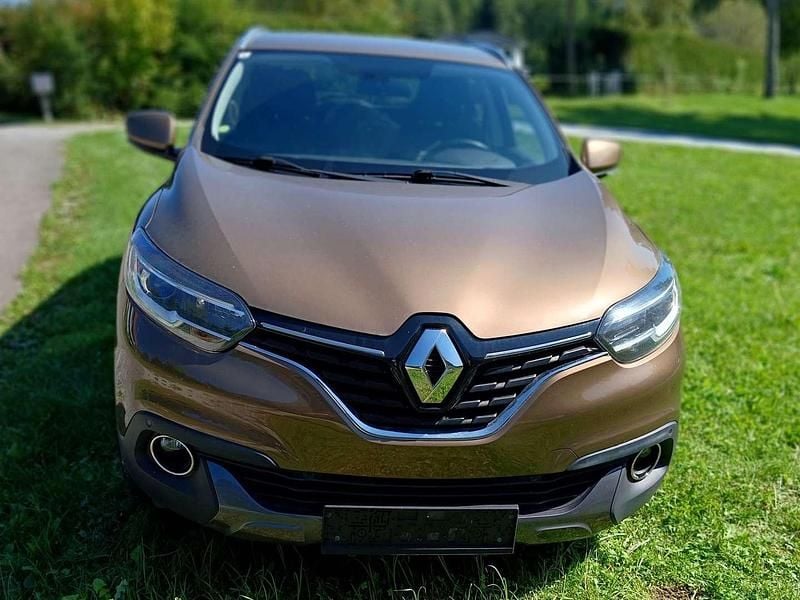 Braun Gebraucht 2016 Renault Kadjar Zen SUV | € 10.200 (Fairer Preis) - Bild 1/4
