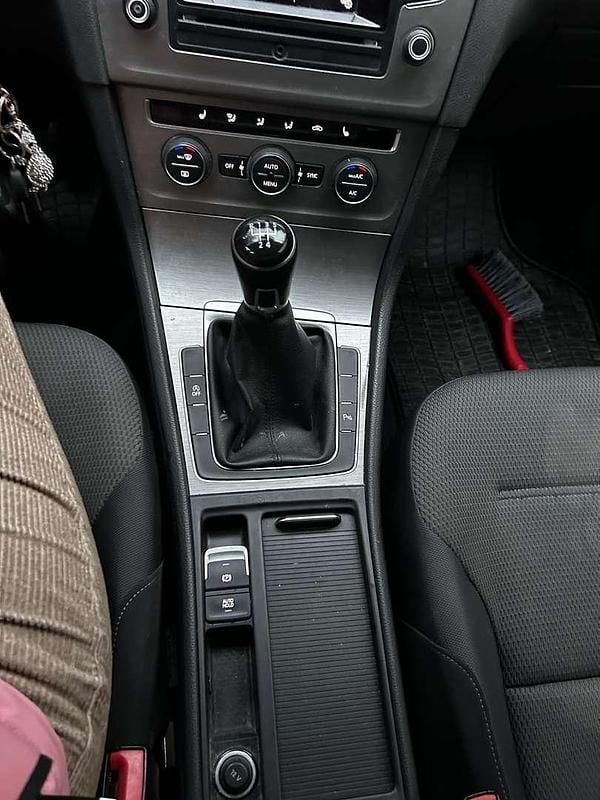 Gebraucht VW Golf VII 90 PS (66 kW) 2016 Silber Limousine