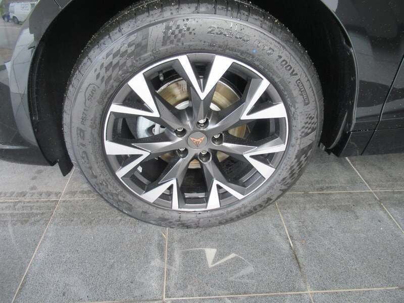 Gebraucht Cupra Terramar 150 PS (110 kW) 2024 Schwarz  metallic SUV