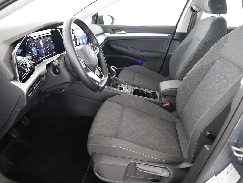 Gebraucht VW Golf VIII Life 116 PS (85 kW) 2023 Grau Kombi