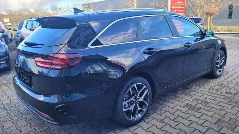 Neu Kia Ceed Sportswagon 140 PS (102 kW) 2025 Schwarz Kombi