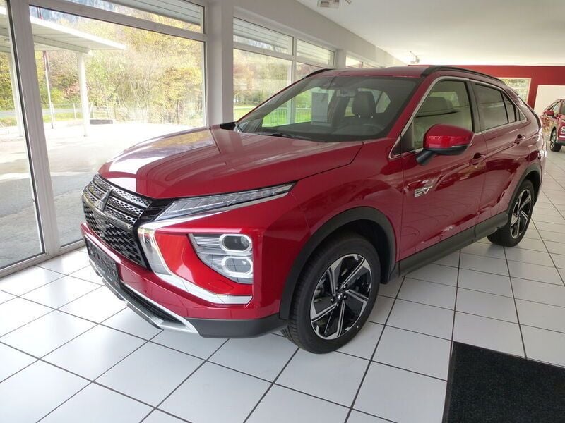 Rot Gebraucht 2022 Mitsubishi Eclipse Cross Intense+ SUV | € 37.900 - Bild 1/4