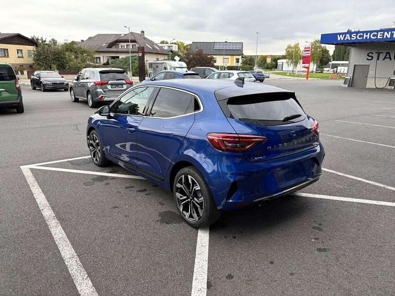 Neu Mitsubishi Colt Intense 91 PS (66 kW) 2025 Blau Limousine